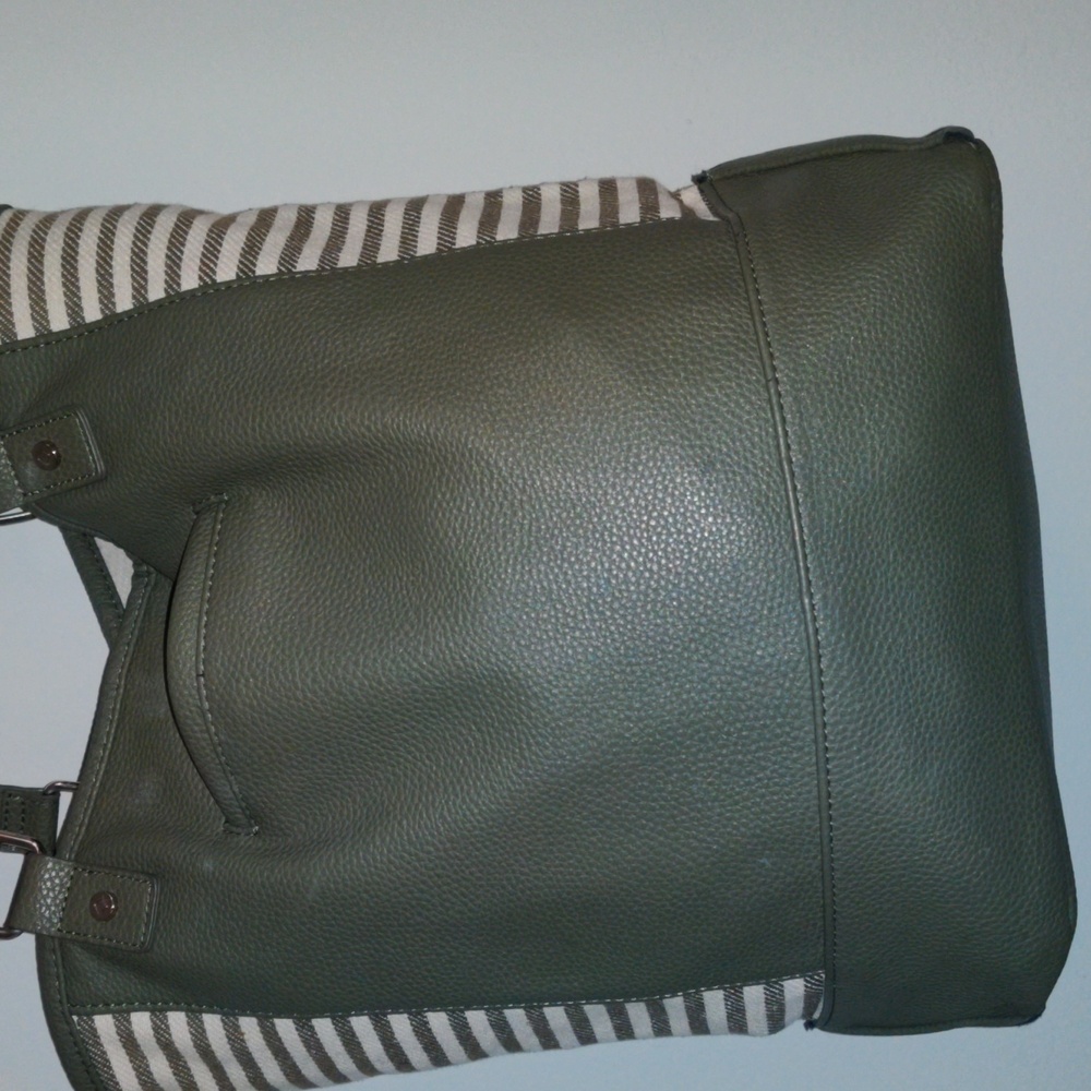 Purse ( No Name) - Picture 4 of 4
